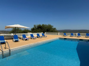 BnB Homes Luxurious Villa Stardust with swimming pool & BBQ for Family Fun